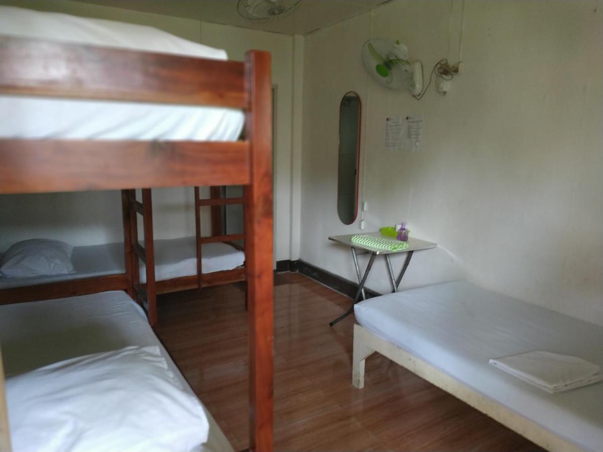 Emoks Guest House Moalboal Eksteriør bilde